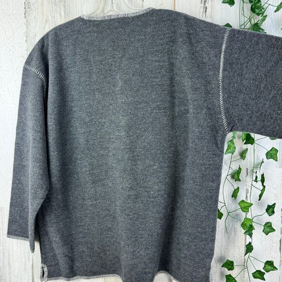 United colors of Benetton sweater made in Italy size small - Picture 4 of 8